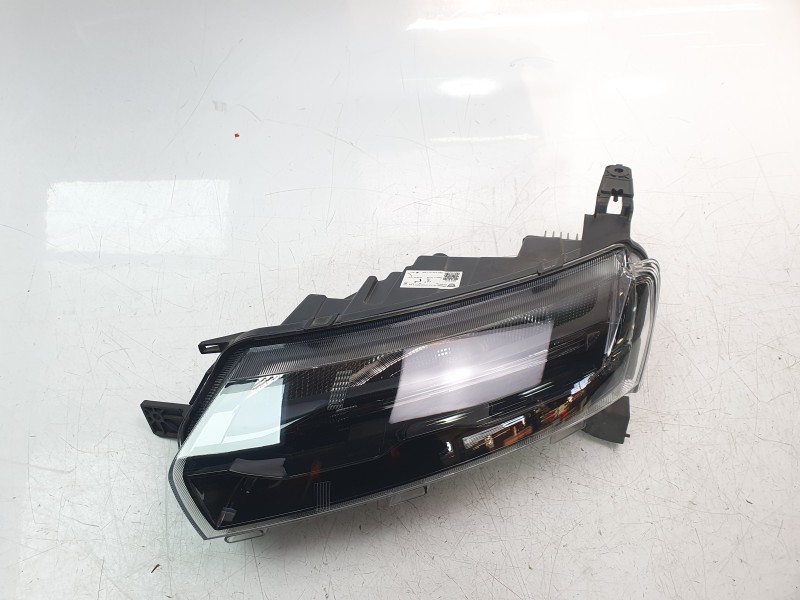 Recambio de faro izquierdo para dacia spring electric business referencia OEM IAM 2660524147R  