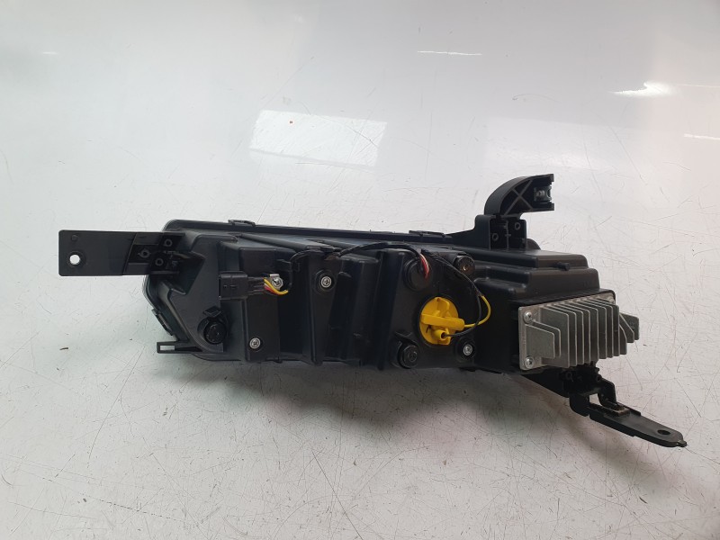Recambio de faro izquierdo para dacia spring electric business referencia OEM IAM 2660524147R  