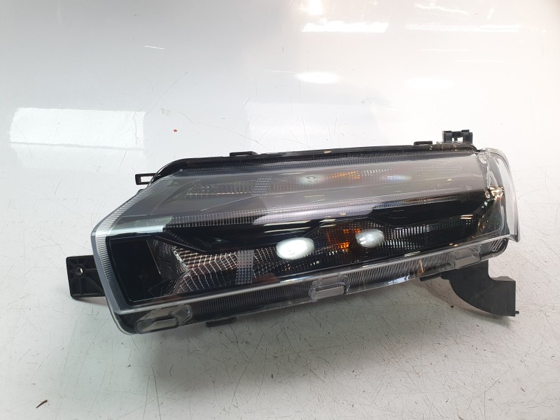 Recambio de faro izquierdo para dacia spring electric business referencia OEM IAM 2660524147R  