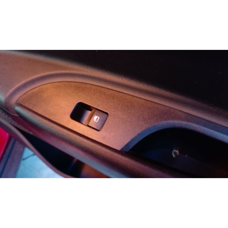 Recambio de mando elevalunas trasero derecho para hyundai bayon 1.2 mpi 79 cv maxx (2024) referencia OEM IAM   