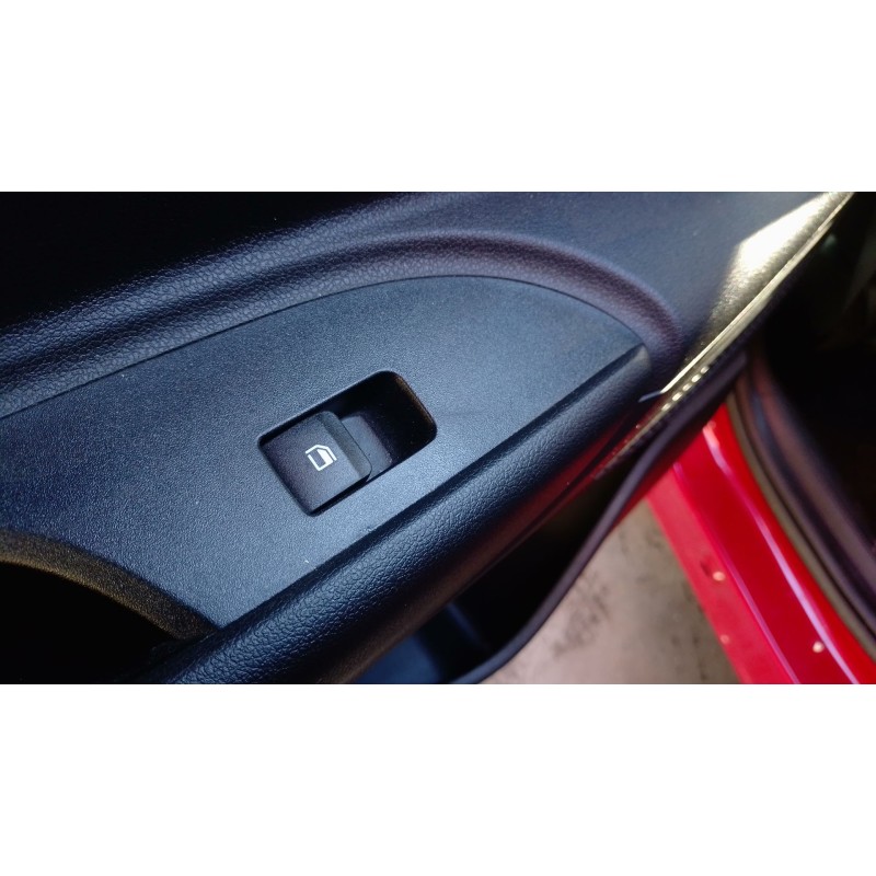 Recambio de mando elevalunas trasero izquierdo para hyundai bayon 1.2 mpi 79 cv maxx (2024) referencia OEM IAM   