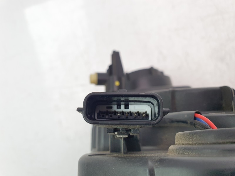 Recambio de faro antiniebla derecho para dacia spring electric business referencia OEM IAM 260101001R 4121020RD03 