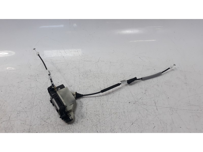 Recambio de cerradura puerta trasera izquierda para peugeot 208 1.2 12v vti referencia OEM IAM 9812501280  