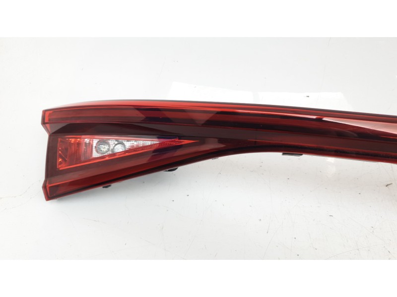 Recambio de piloto trasero central para seat leon sportstourer (kl8, kld) 2.0 tdi referencia OEM IAM 5FE945307D  