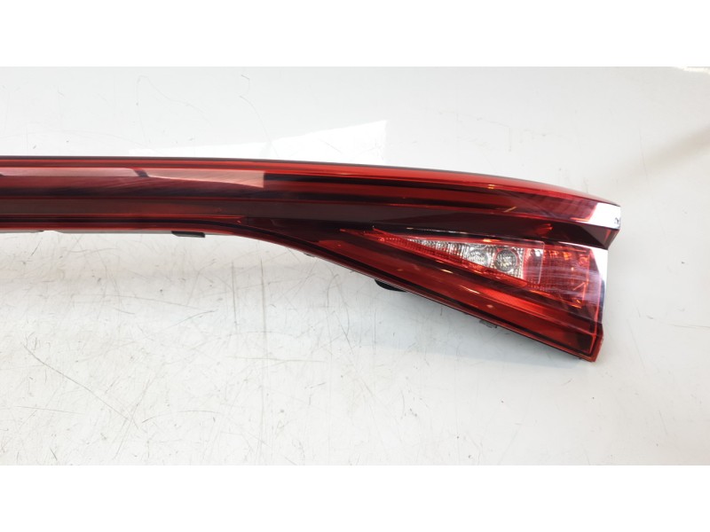 Recambio de piloto trasero central para seat leon sportstourer (kl8, kld) 2.0 tdi referencia OEM IAM 5FE945307D  