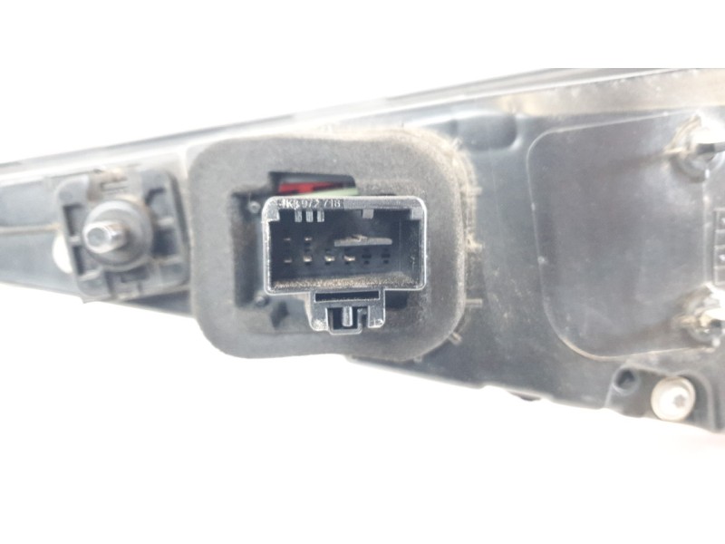 Recambio de piloto trasero central para seat leon sportstourer (kl8, kld) 2.0 tdi referencia OEM IAM 5FE945307R  