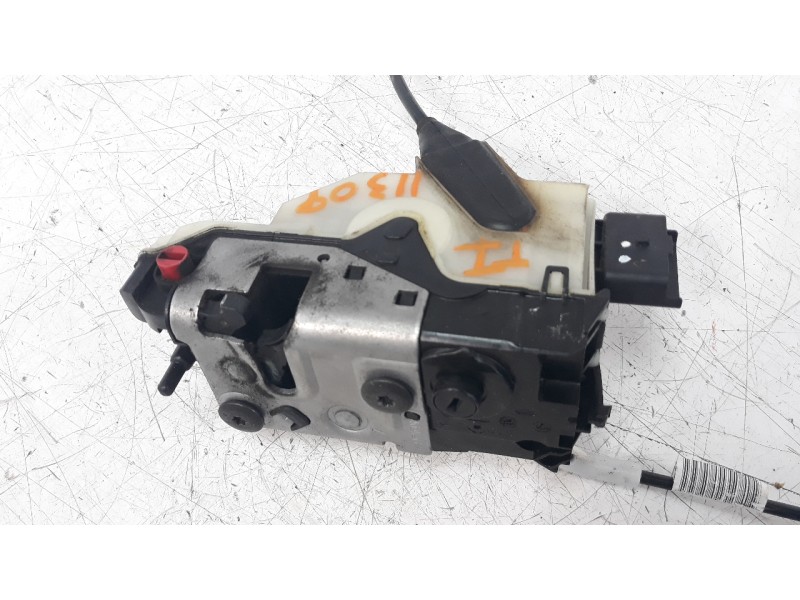 Recambio de cerradura puerta trasera izquierda para peugeot 208 1.2 12v vti referencia OEM IAM 9812501280  