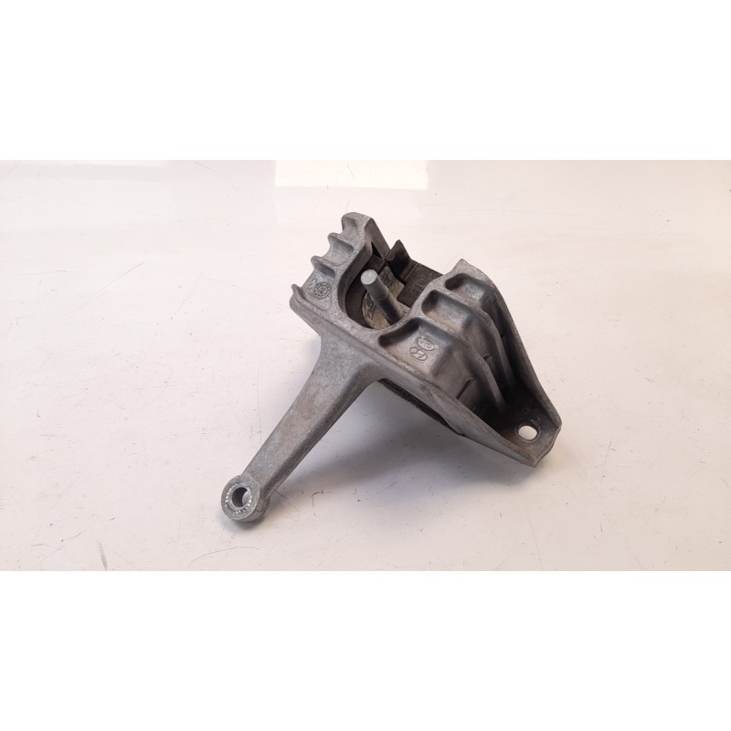 Recambio de soporte motor derecho para hyundai kona 1.0 tgdi cat referencia OEM IAM 21810G4000  