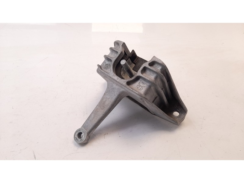 Recambio de soporte motor derecho para hyundai kona 1.0 tgdi cat referencia OEM IAM 21810G4000  