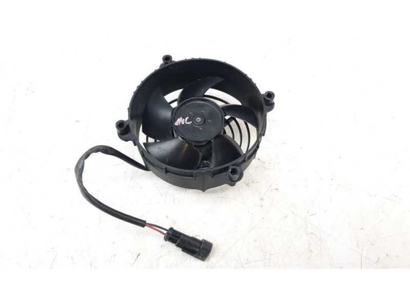 Recambio de electroventilador para ktm super adventure 1290 super adventure s referencia OEM IAM 10R042749  