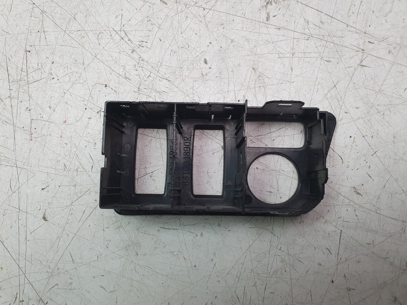 Recambio de moldura para dacia spring electric business referencia OEM IAM 681594890R  