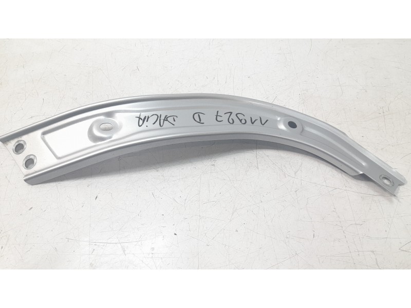 Recambio de travesaño superior para dacia spring electric business referencia OEM IAM 752D47086R  