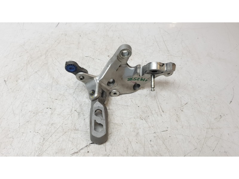 Recambio de estribera izquierda para ducati multistrada v2 referencia OEM IAM 82423341BA  