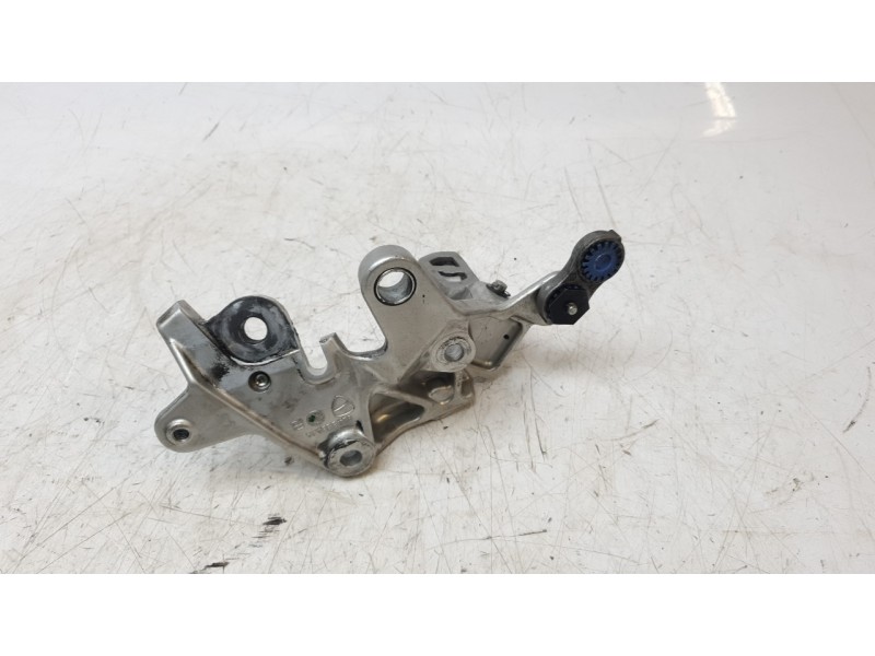 Recambio de estribera izquierda para ducati multistrada v2 referencia OEM IAM 82423341BA  