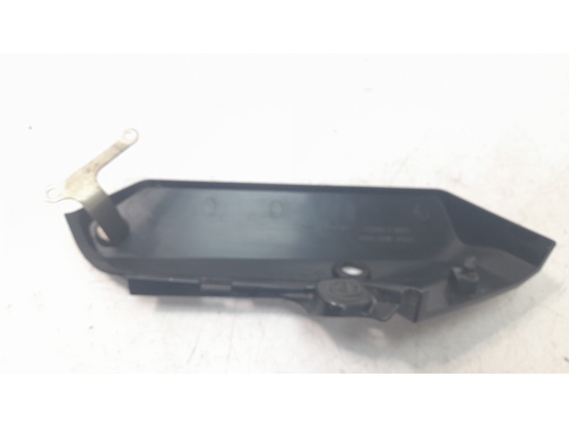 Recambio de moldura para honda x-adv referencia OEM IAM 64400MKHD000  