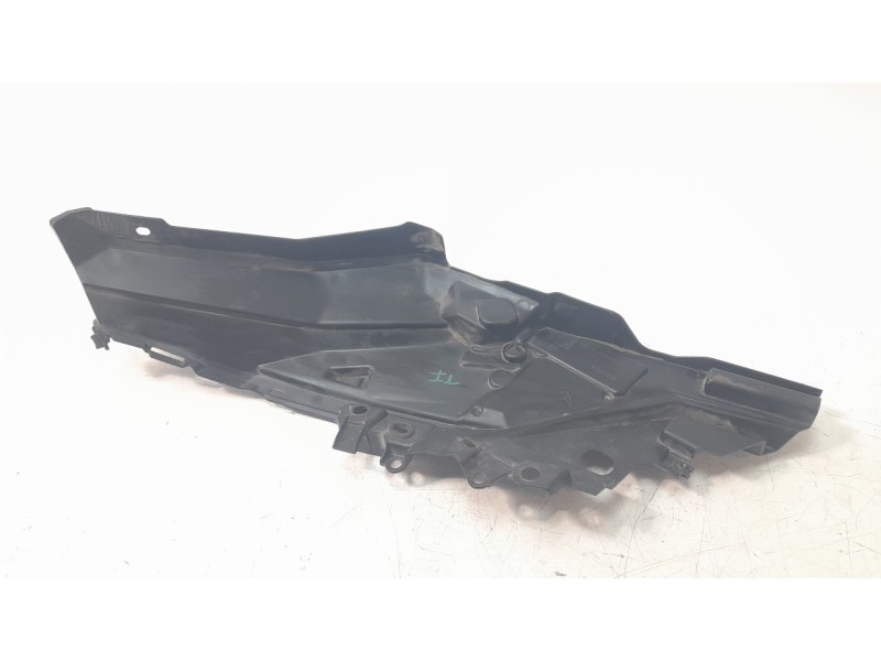 Recambio de moldura para honda x-adv referencia OEM IAM 8310MKHD000  