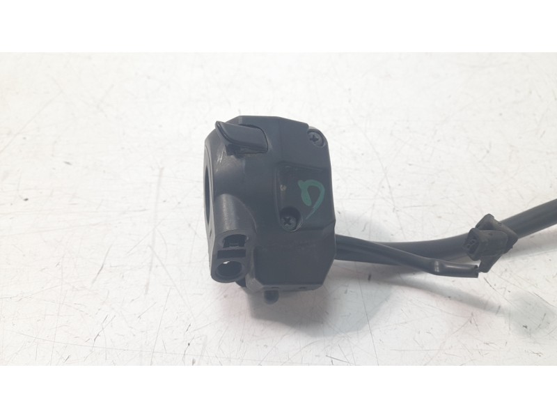 Recambio de piña luces derecha para honda x-adv referencia OEM IAM 35130MKHD01  