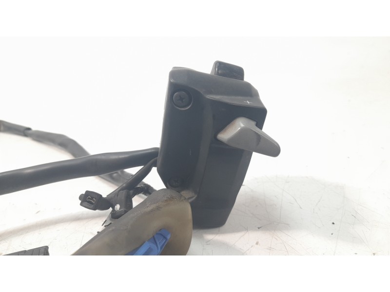 Recambio de piña luces izquierda para honda x-adv referencia OEM IAM 35200MKHD02  