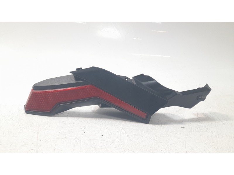 Recambio de moldura para honda x-adv referencia OEM IAM 77281MKTD0  