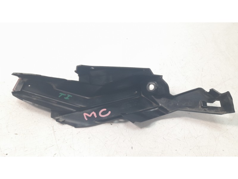 Recambio de moldura para honda x-adv referencia OEM IAM 77281MKTD0  