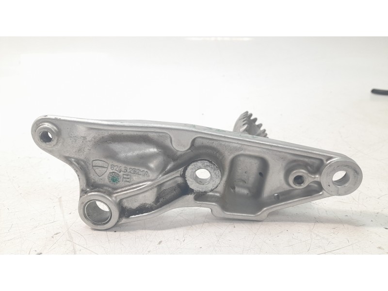 Recambio de estribera derecha para ducati multistrada v2 referencia OEM IAM 46411161AA  