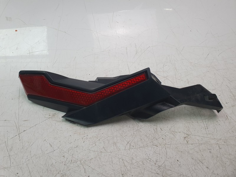 Recambio de moldura para honda x-adv referencia OEM IAM 77271MKHD000  