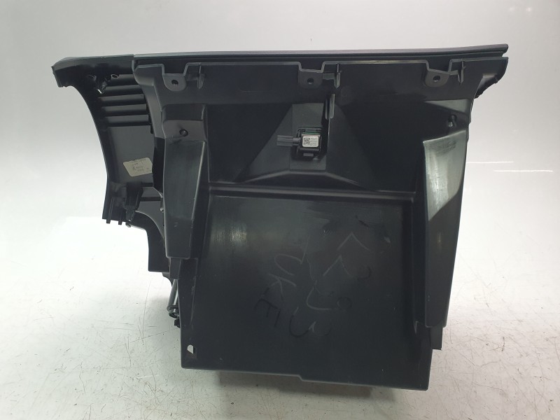 Recambio de guantera para nissan juke (f16_) dig-t 117 referencia OEM IAM 68520HS00A  