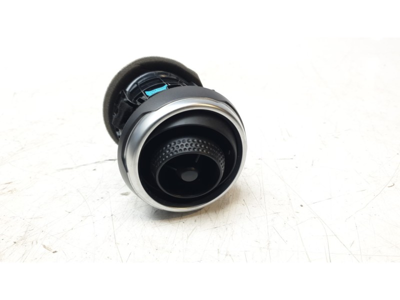 Recambio de aireador para nissan juke (f16_) dig-t 117 referencia OEM IAM 68760HS00A  