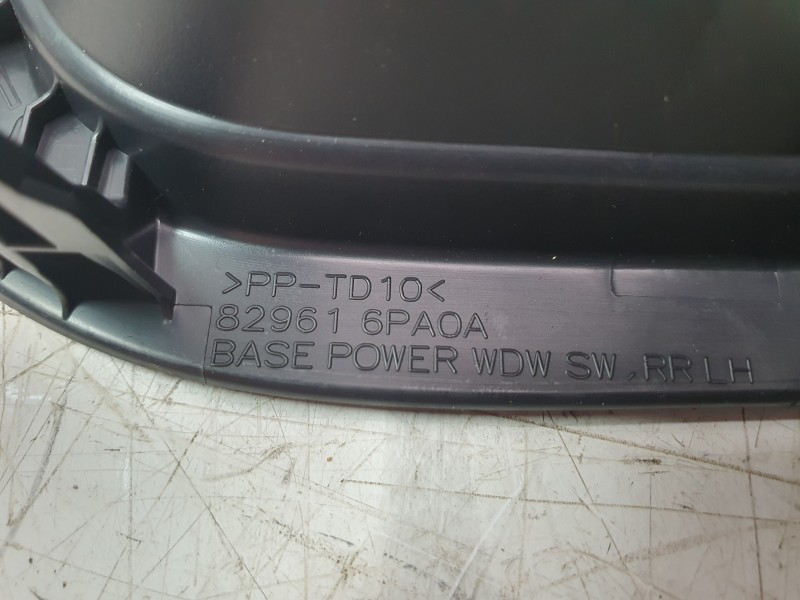 Recambio de moldura para nissan juke (f16_) dig-t 117 referencia OEM IAM 829616PA0A  