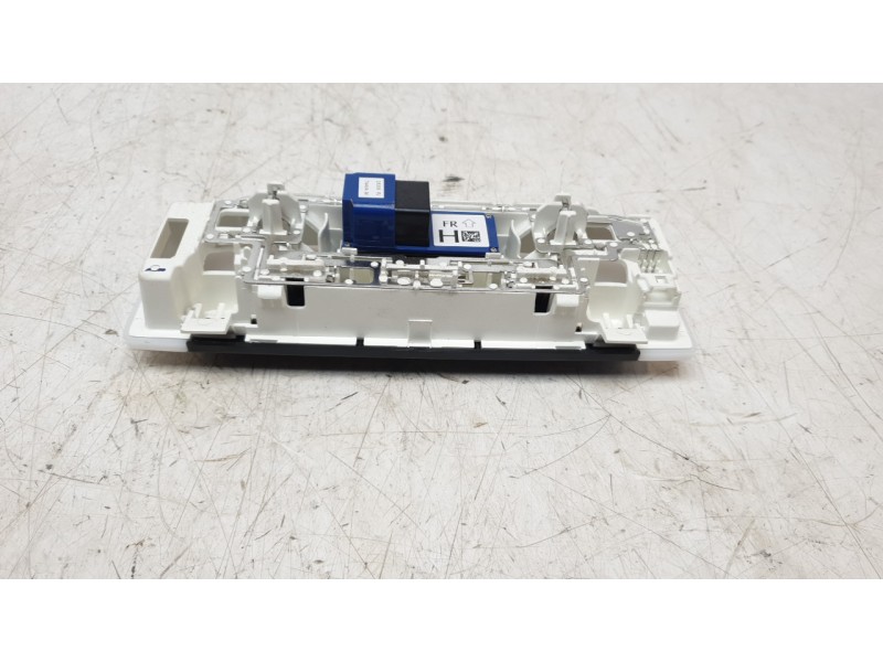 Recambio de luz interior para nissan juke (f16_) dig-t 117 referencia OEM IAM 264305TA6A  