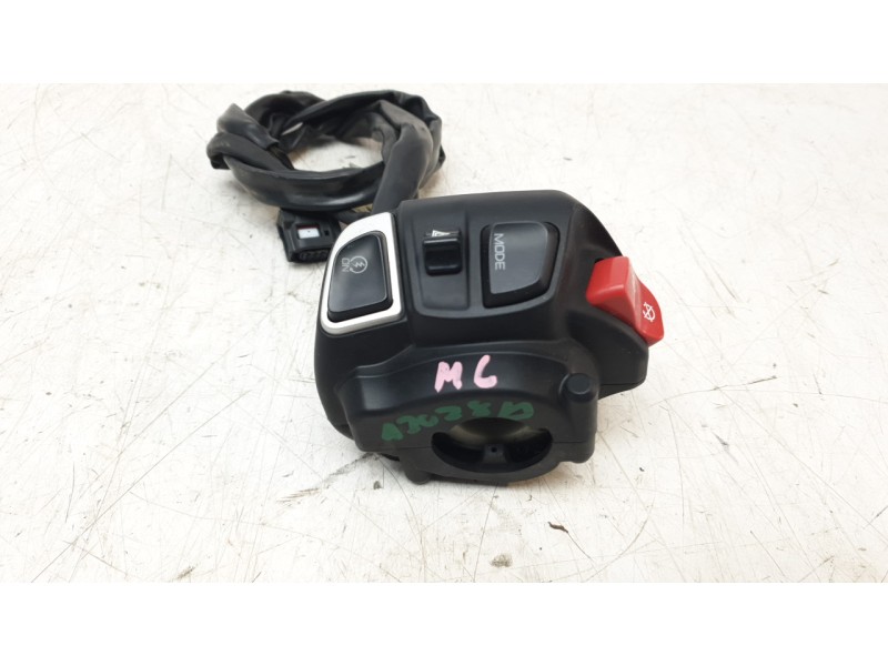 Recambio de piña luces derecha para yamaha tmax tmax referencia OEM IAM BBW8291R0000  