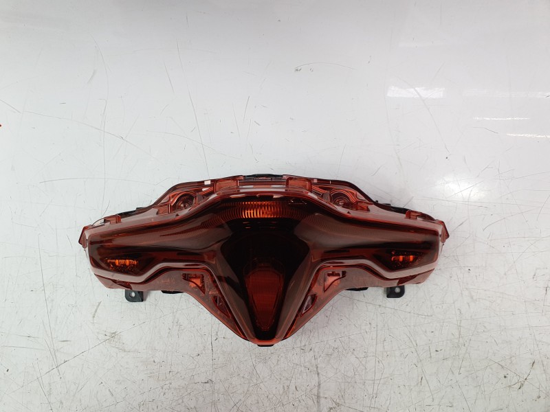 Recambio de piloto trasero central para yamaha tmax tmax referencia OEM IAM BBW847100000  