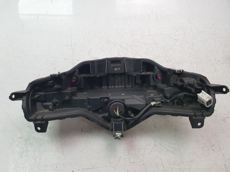 Recambio de piloto trasero central para yamaha tmax tmax referencia OEM IAM BBW847100000  