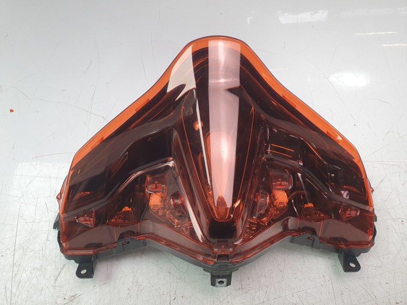 Recambio de piloto trasero central para yamaha tmax tmax referencia OEM IAM BBW847100000  