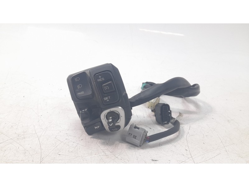 Recambio de piña luces izquierda para yamaha tmax tmax referencia OEM IAM BBW839590000  