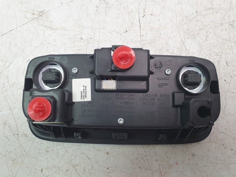Recambio de luz interior para toyota yaris cross (mxp_) 1.5 hybrid (mxpj10) referencia OEM IAM 81260K0090B0  