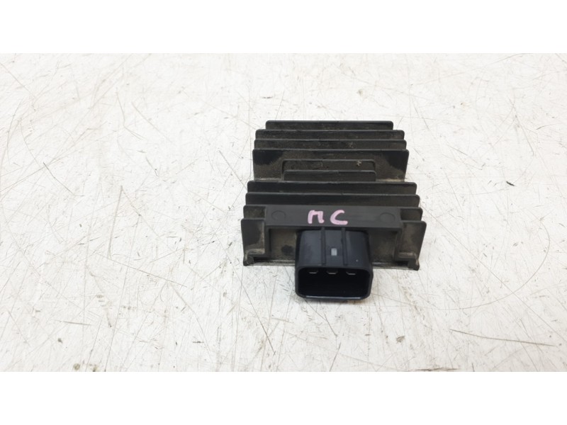 Recambio de regulador de corriente para yamaha tmax tmax referencia OEM IAM 5VX81960000  