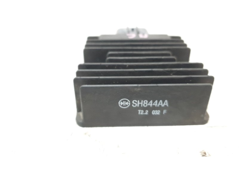 Recambio de regulador de corriente para yamaha tmax tmax referencia OEM IAM 5VX81960000  