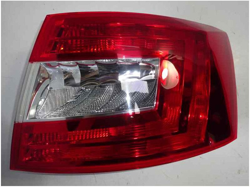 Recambio de piloto trasero derecho para skoda octavia lim. (5e3) referencia OEM IAM 5E5945112 103F19641770 103F19641770 SK030415