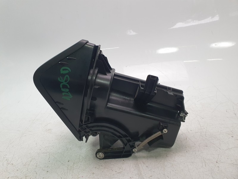 Recambio de guantera para yamaha tmax tmax referencia OEM IAM BBV2830R0000  