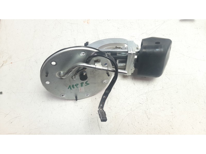 Recambio de bomba combustible para honda cb1000 r cb 1000r referencia OEM IAM UCT33HU15  