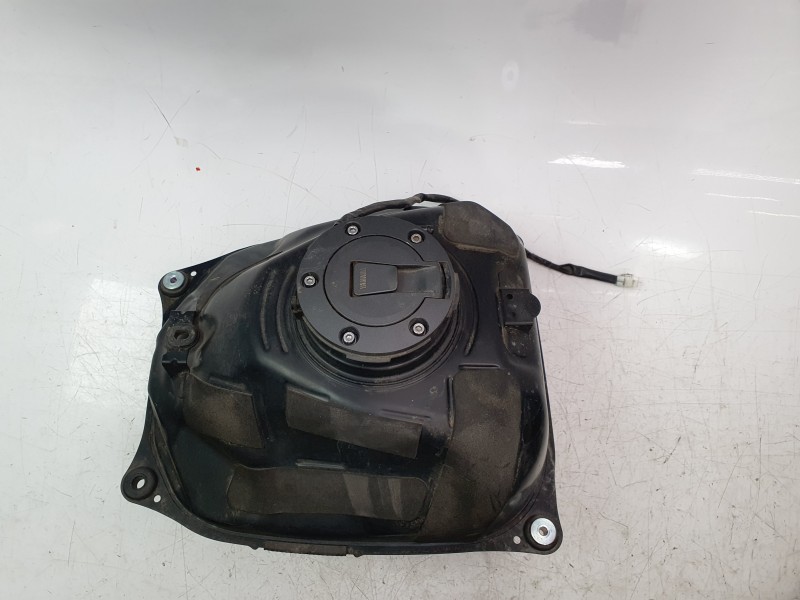 Recambio de deposito combustible para yamaha tmax tmax referencia OEM IAM BBW241100000  