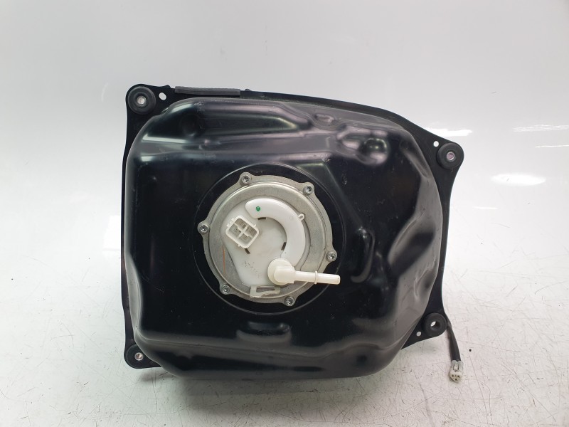 Recambio de deposito combustible para yamaha tmax tmax referencia OEM IAM BBW241100000  