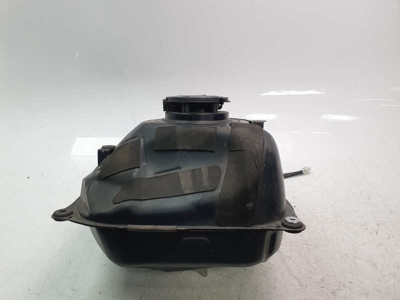 Recambio de deposito combustible para yamaha tmax tmax referencia OEM IAM BBW241100000  