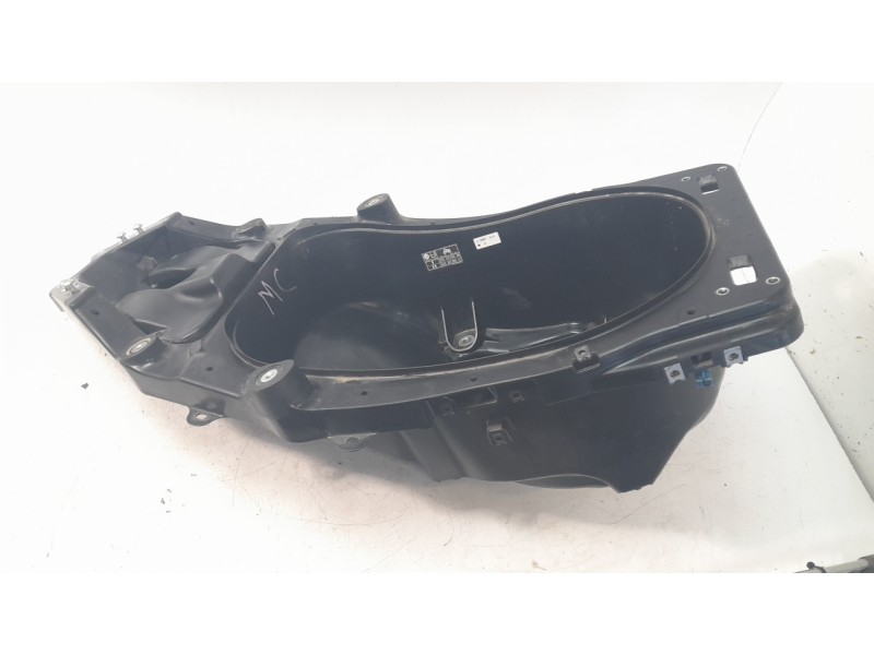 Recambio de baul bajo asiento para yamaha tmax tmax referencia OEM IAM BBW2473R0000  