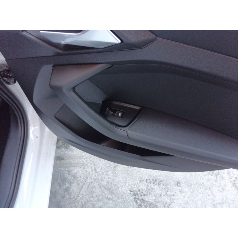Recambio de mando elevalunas trasero derecho para audi a1 sportback (gba) 30 tfsi referencia OEM IAM   