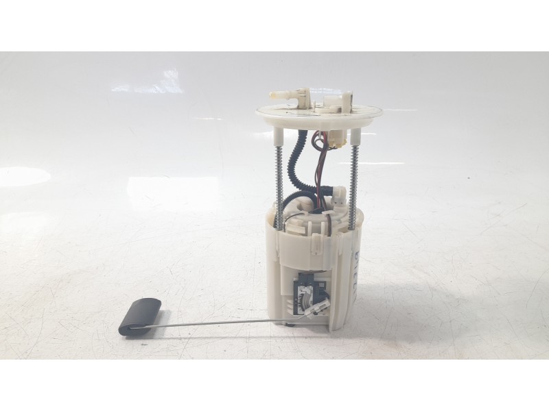 Recambio de bomba combustible para ssangyong xlv suv e-xgi 160 referencia OEM IAM 2230035300  