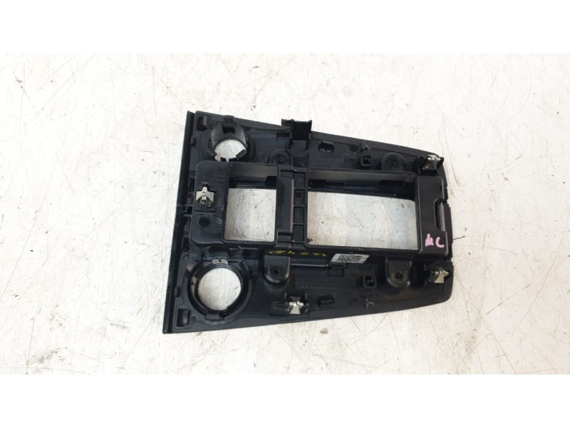 Recambio de moldura para audi a3 limousine (8ys, 8ym) 30 tdi referencia OEM IAM 8Y1864241A  