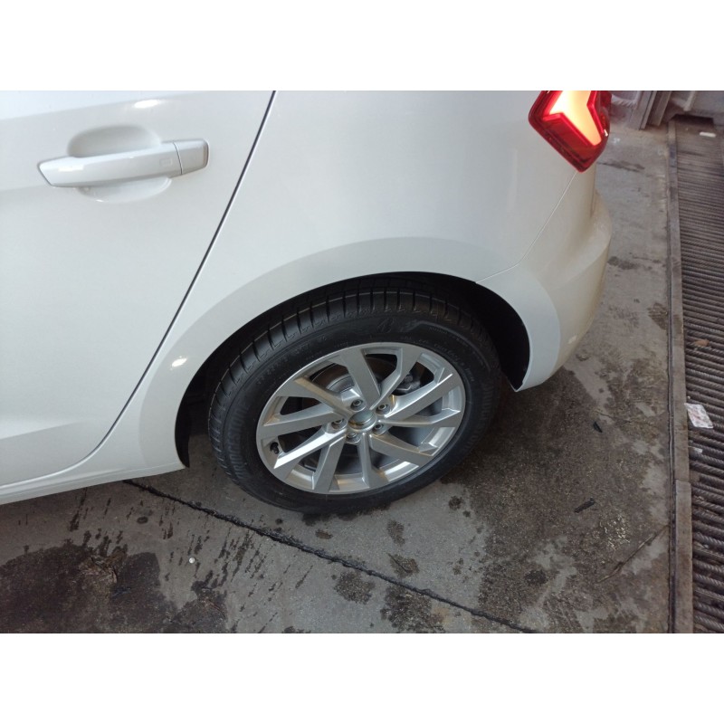 Recambio de paso rueda trasero izquierdo para audi a1 sportback (gba) 30 tfsi referencia OEM IAM   