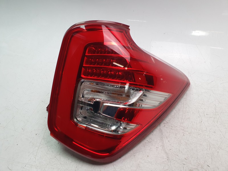 Recambio de piloto trasero derecho para ssangyong xlv suv e-xgi 160 referencia OEM IAM 8360235500  